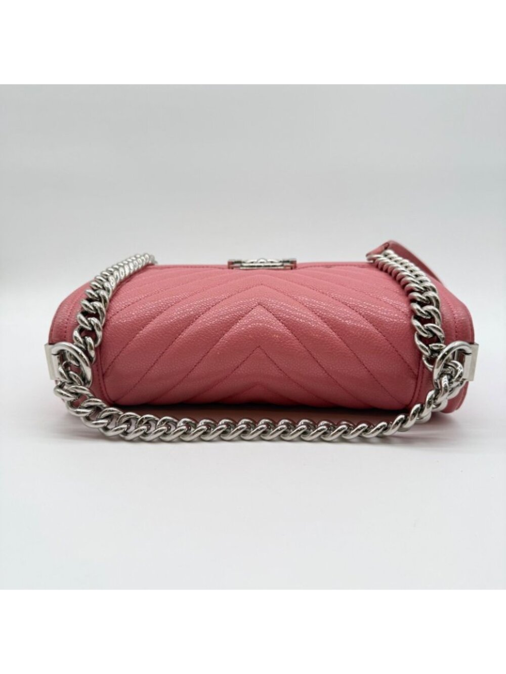 Chanel Large Shoulder Bag Boy V-stitch Caviar Leather - Picture 3 of 16